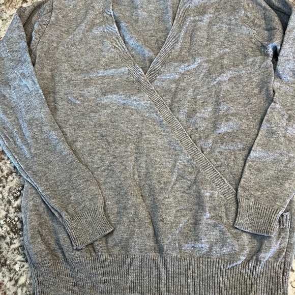 Medium Gray Knit Cross Sweater Wrap Soft Fall Winter Women’s Misses Long Sleeve - Picture 8 of 8